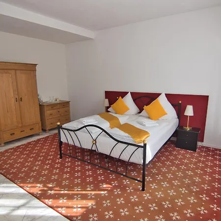 Saechsischer Hof In *